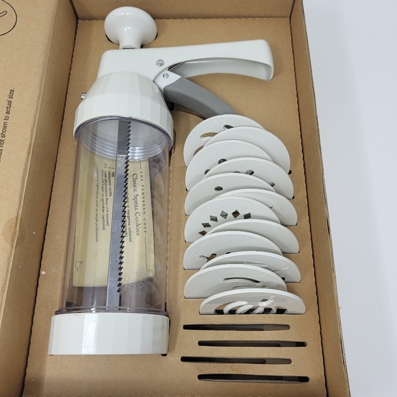 Pampered Chef Cookie Press with 12 Discs 1525 Baking Kitchen Gadgets - Picture 9 of 9